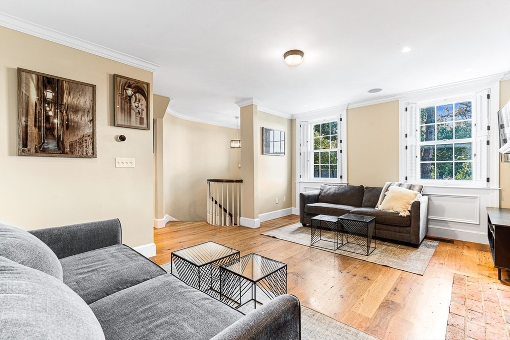 7 Jackson Ave