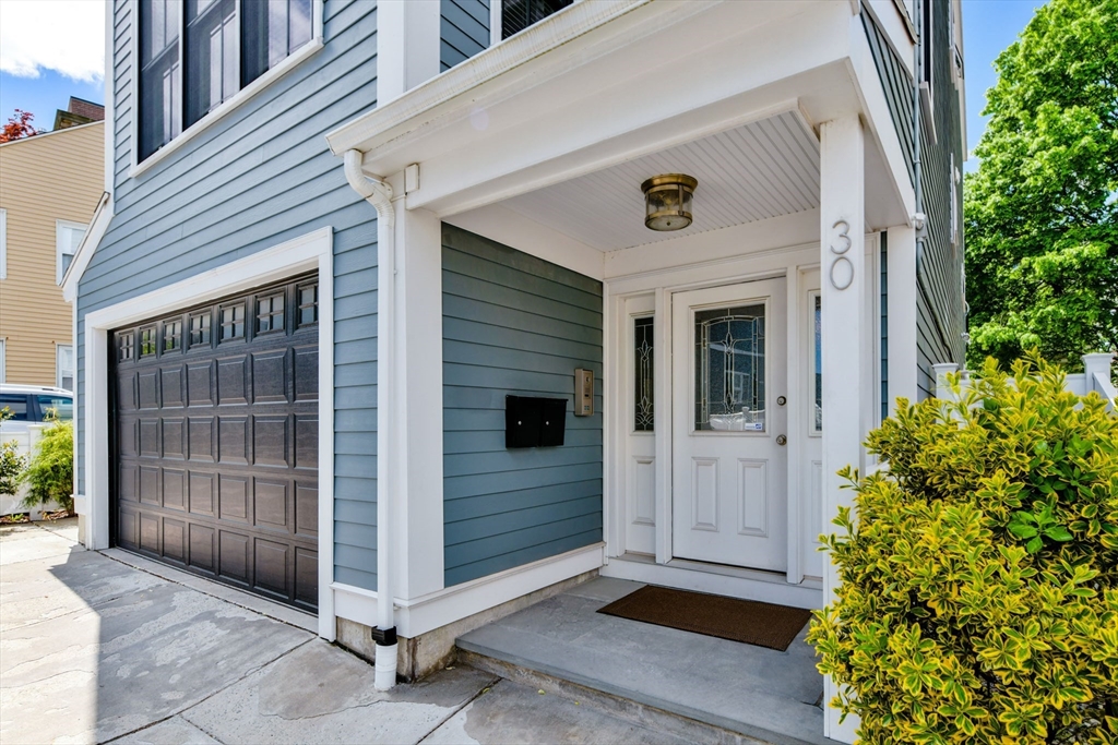 30 Middle St