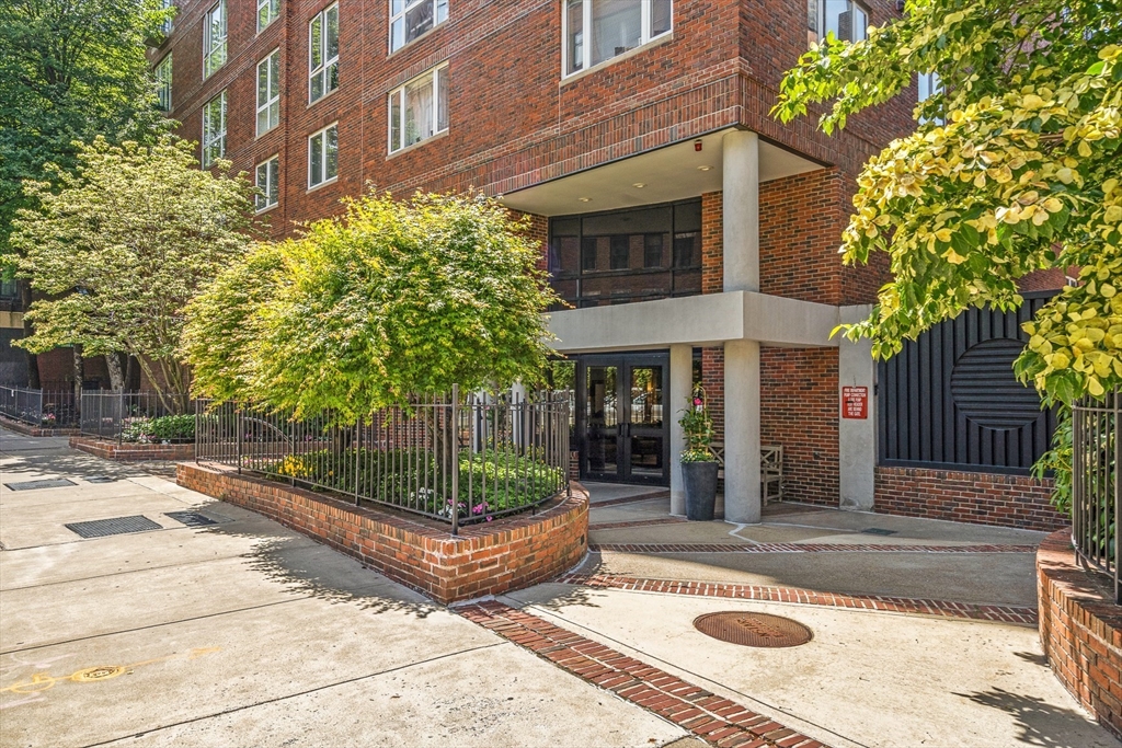 350 North St # 301