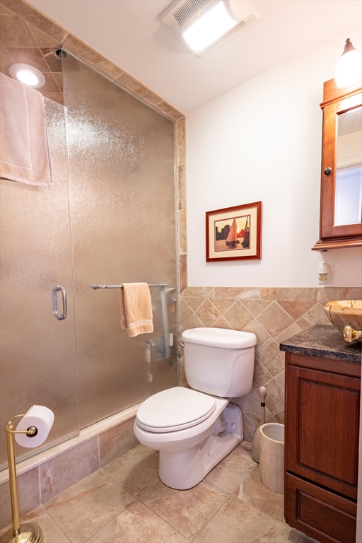 357 Commercial St # 611