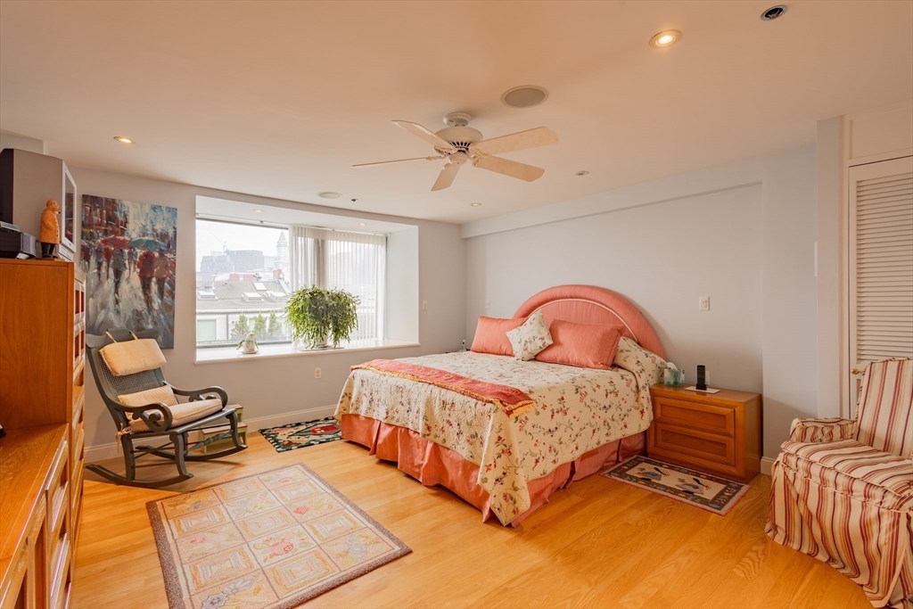 357 Commercial St # 611