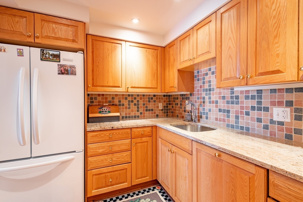 357 Commercial St # 611