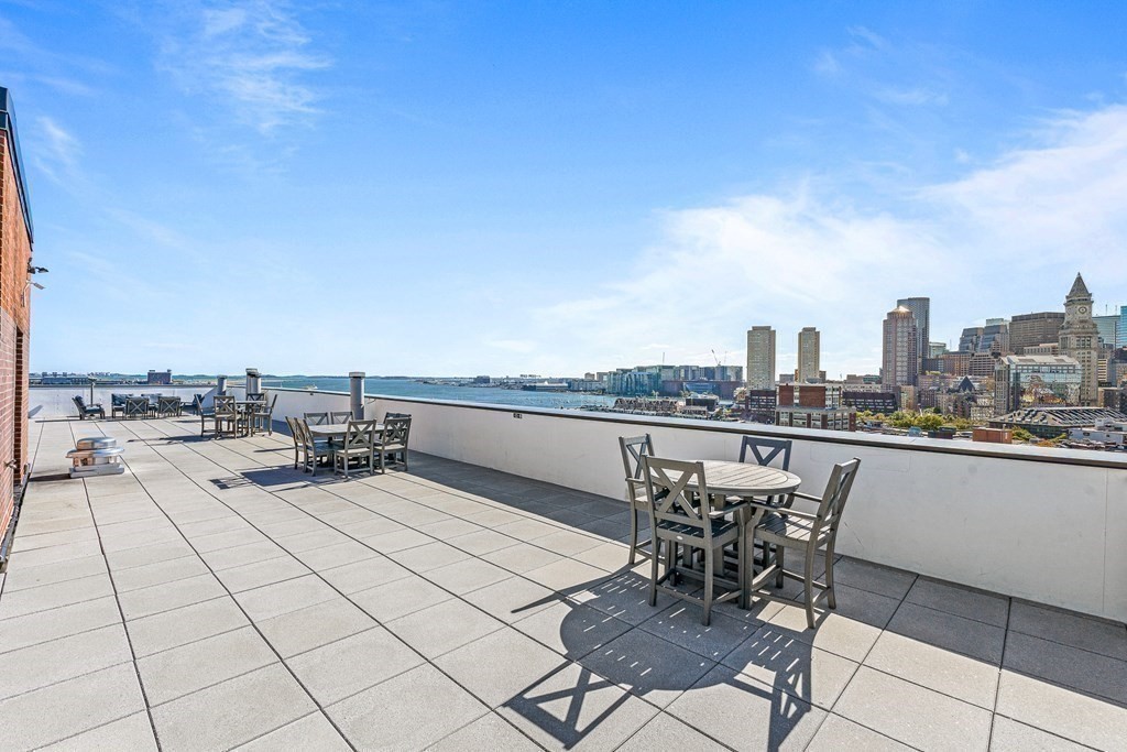 300 Commercial St # 904