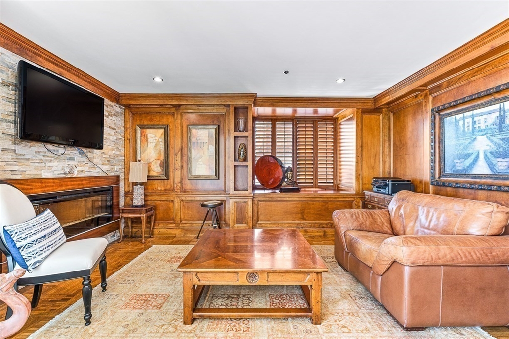 357 Commercial St # 311