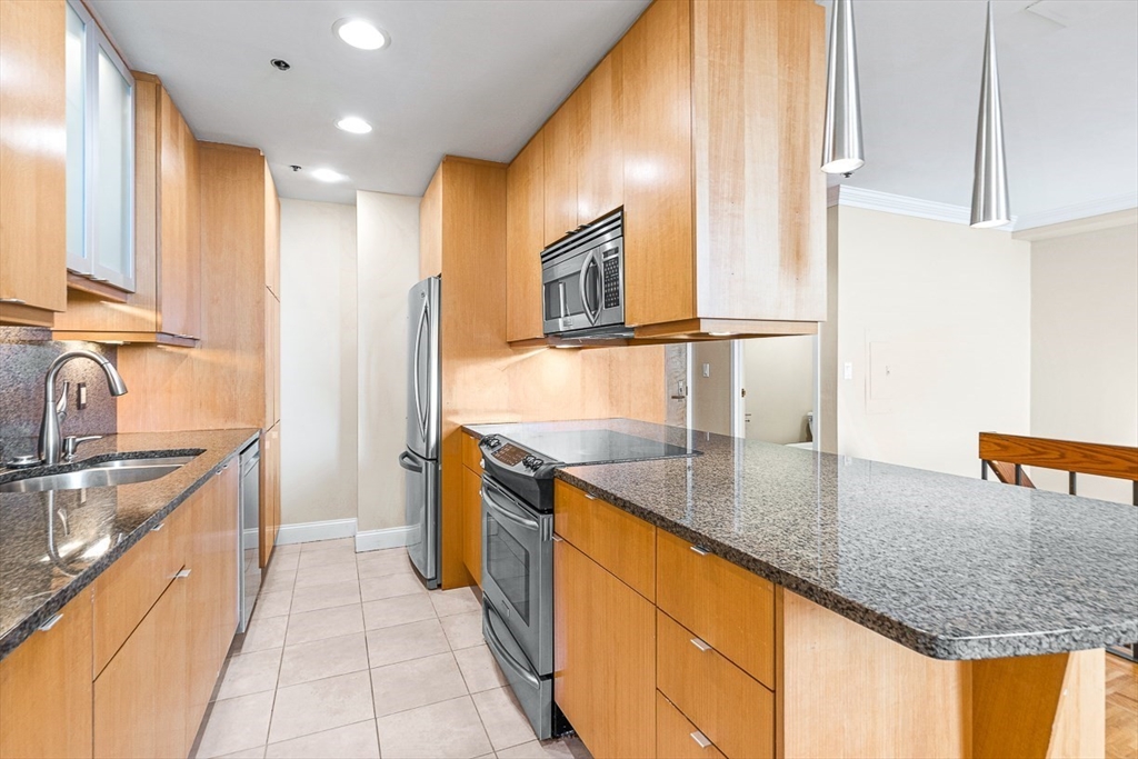 357 Commercial St # 818