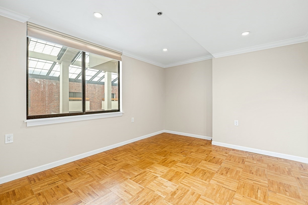 357 Commercial St # 818