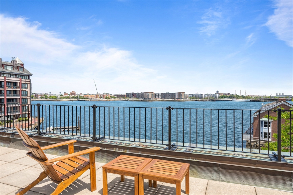 343 Commercial St # 114