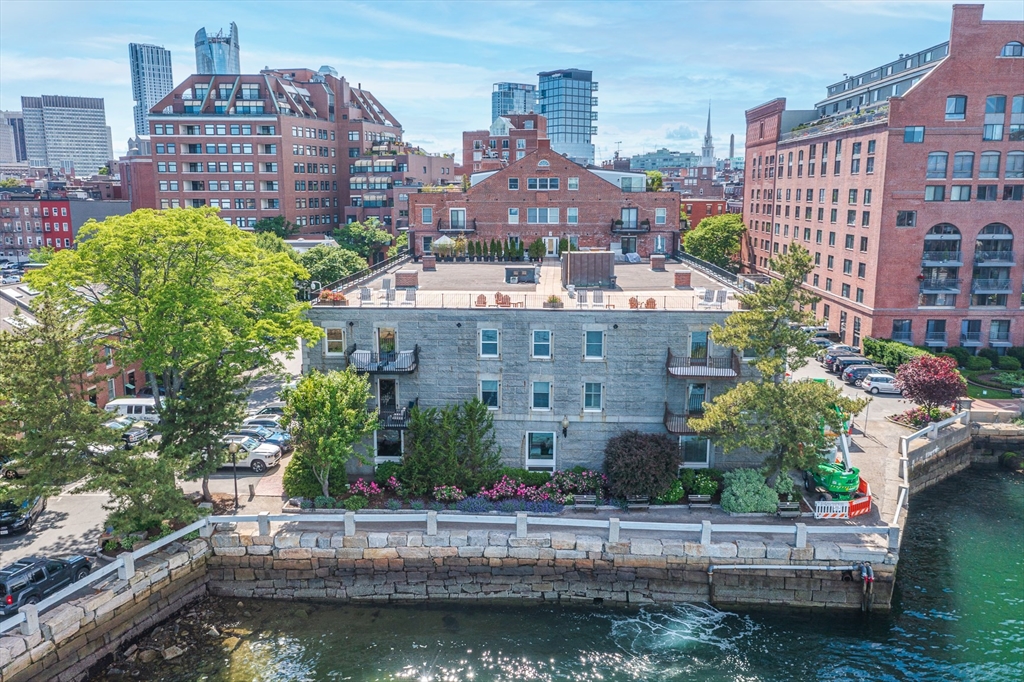 343 Commercial St # 114