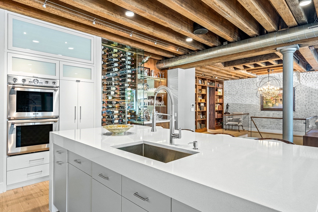 343 Commercial St # 114