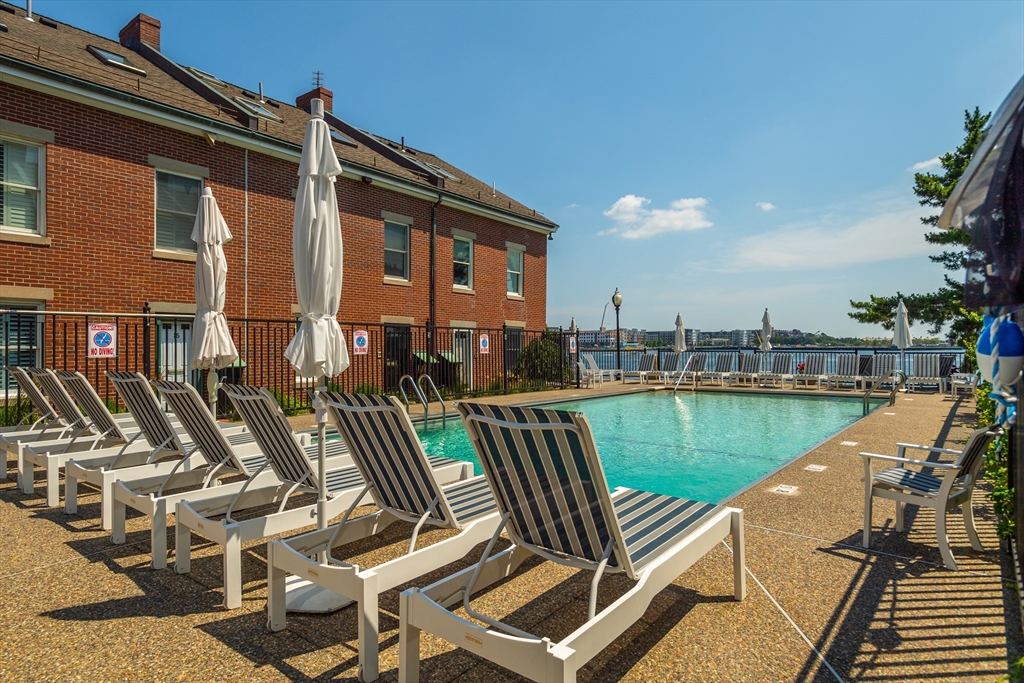 343 Commercial St # 114