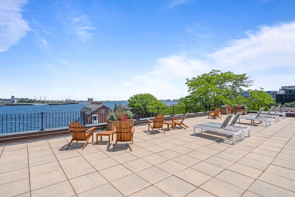 343 Commercial St # 114