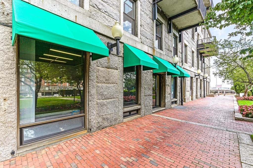 28 Atlantic Ave., Bays 135-138