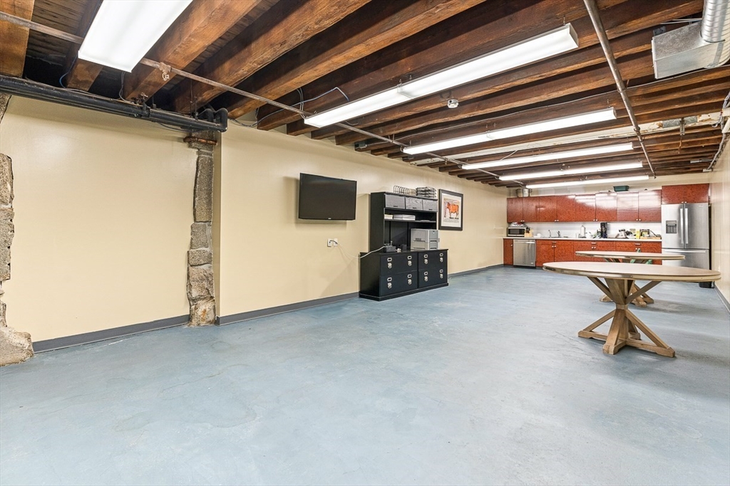 28 Atlantic Ave., Bays 135-138
