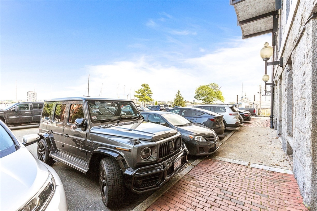 28 Atlantic Ave., Bays 135-138