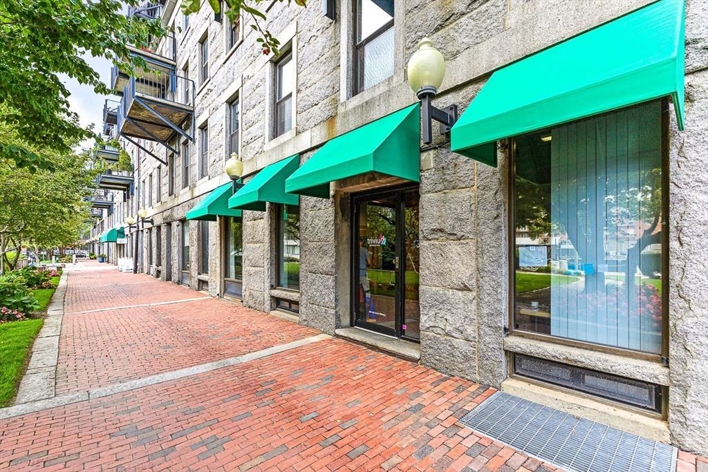 28 Atlantic Ave., Bays 135-138
