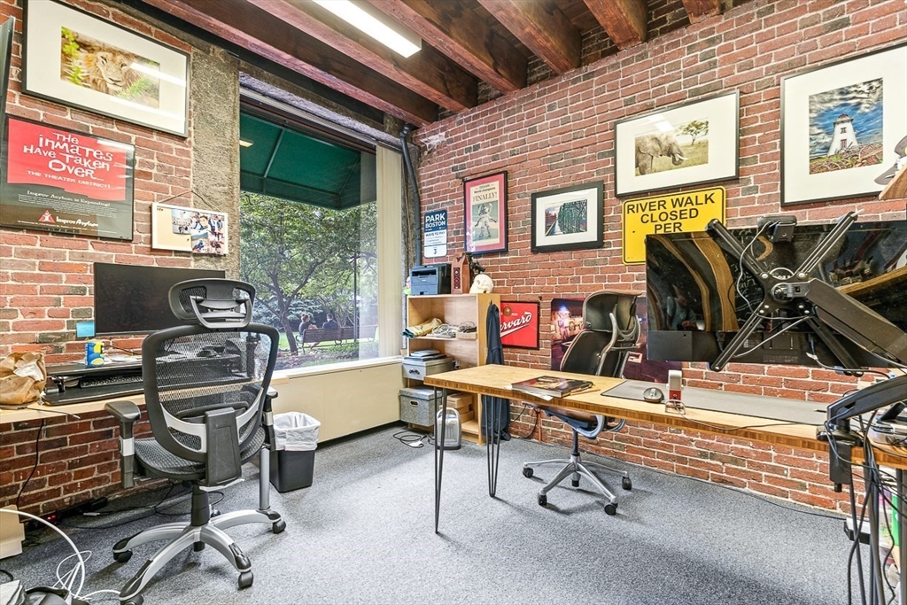 28 Atlantic Ave., Bays 135-138