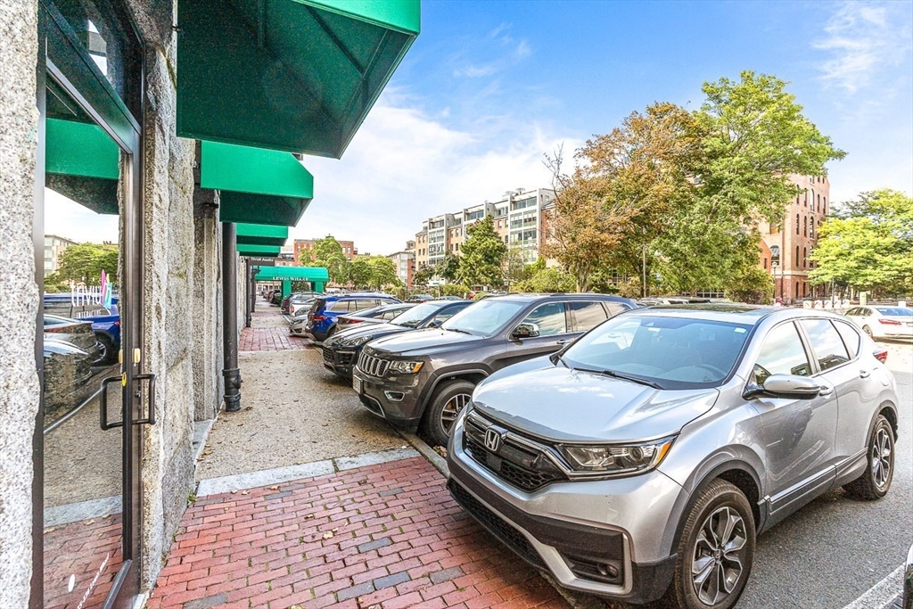 28 Atlantic Ave., Bays 135-138