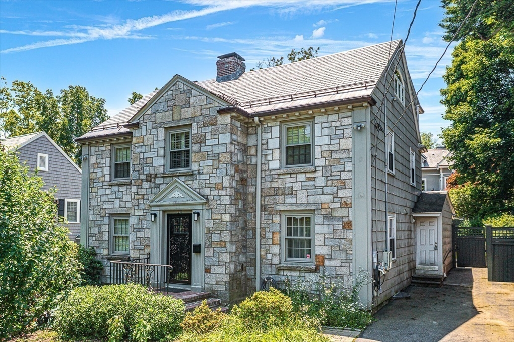 24 Bellevue Street