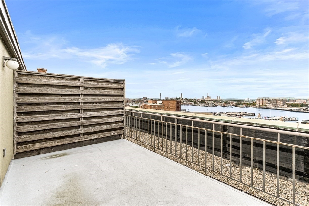 357 Commercial St # 808