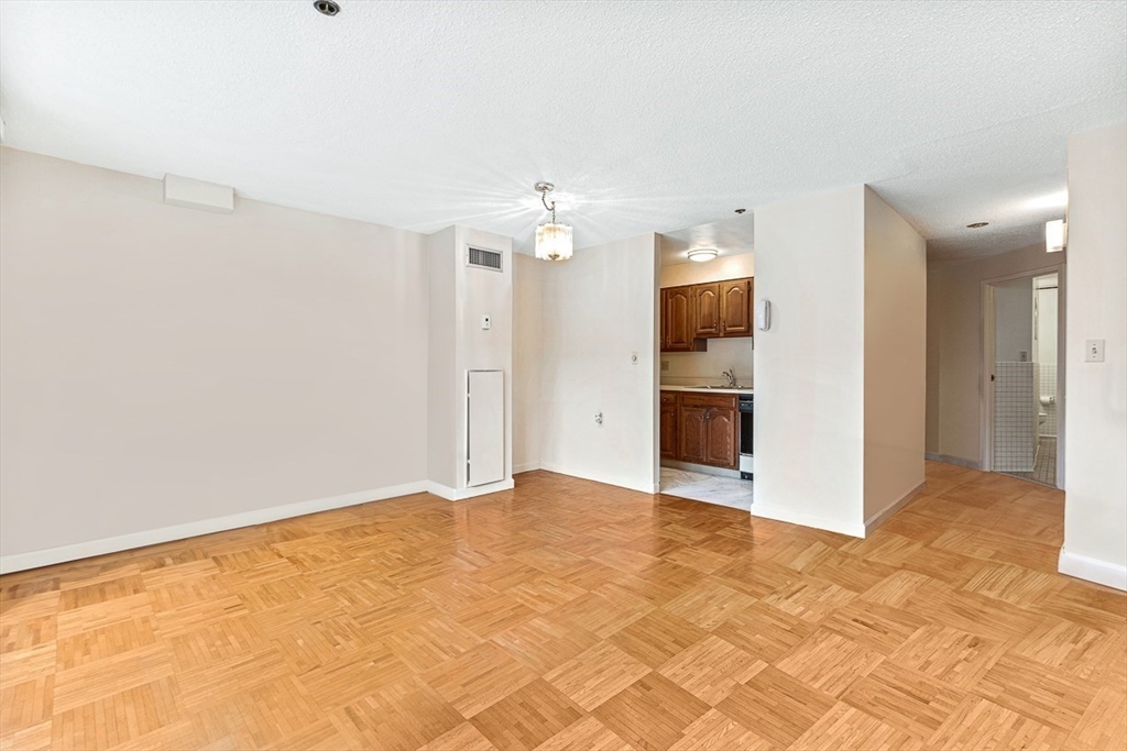 357 Commercial St # 808