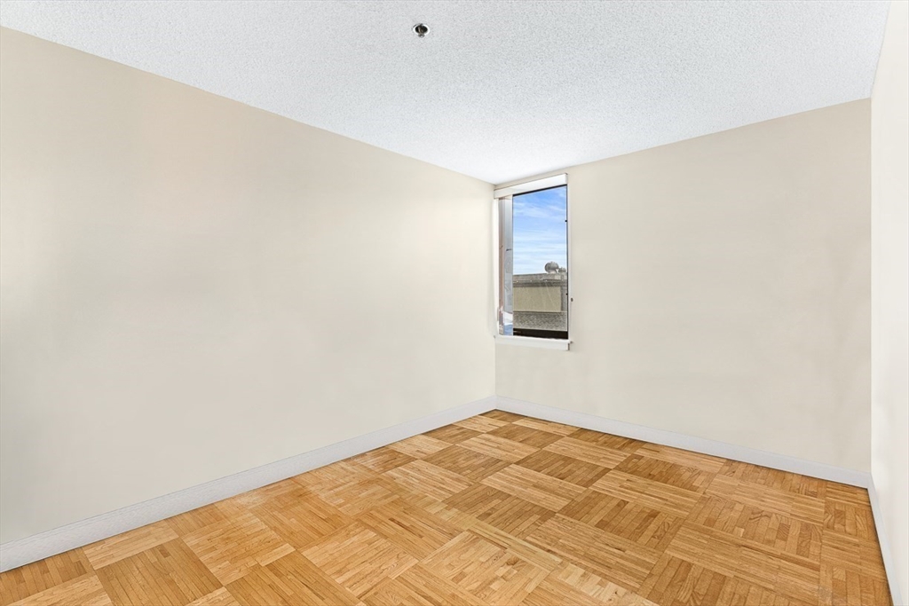 357 Commercial St # 808
