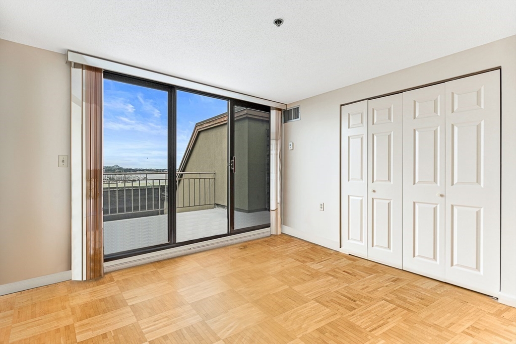 357 Commercial St # 808