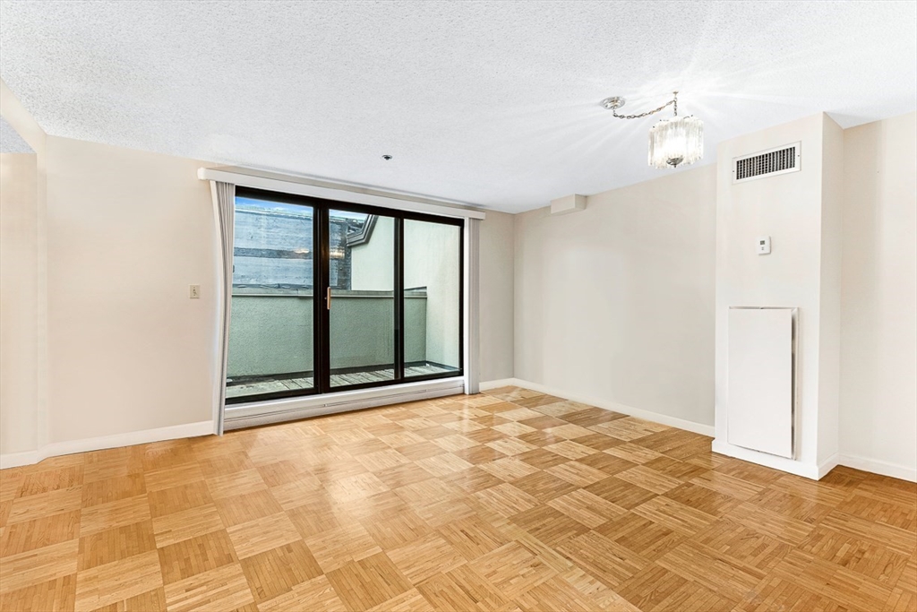 357 Commercial St # 808