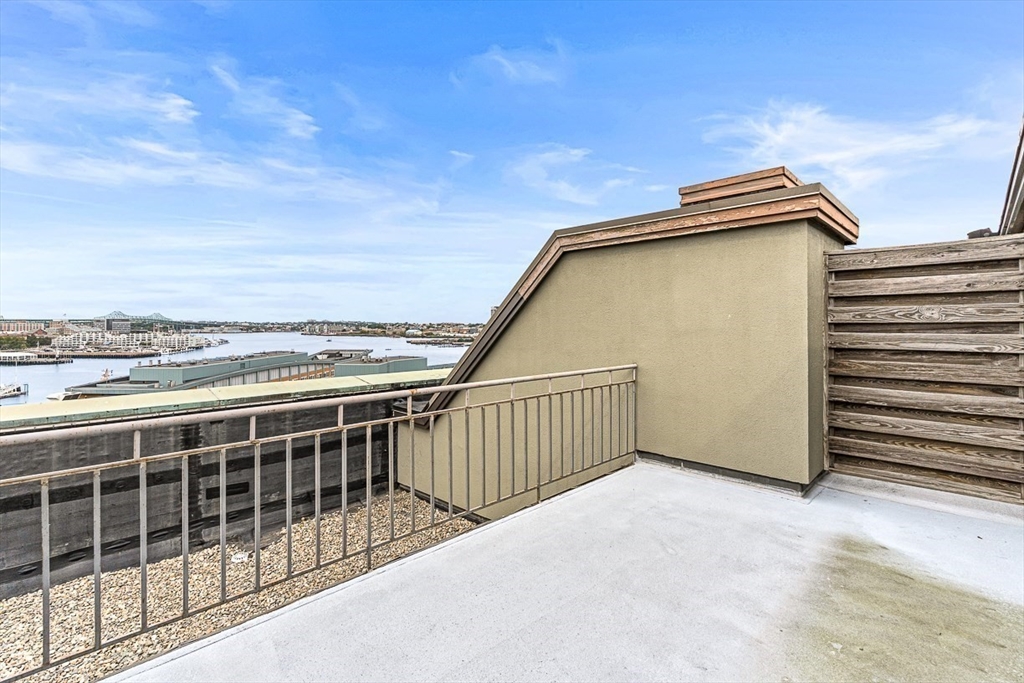 357 Commercial St # 808