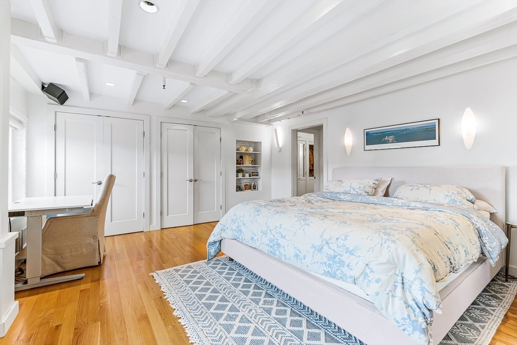 33 Commercial Wharf East # 44