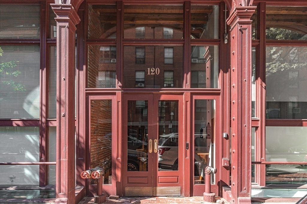120 Fulton St # 2E