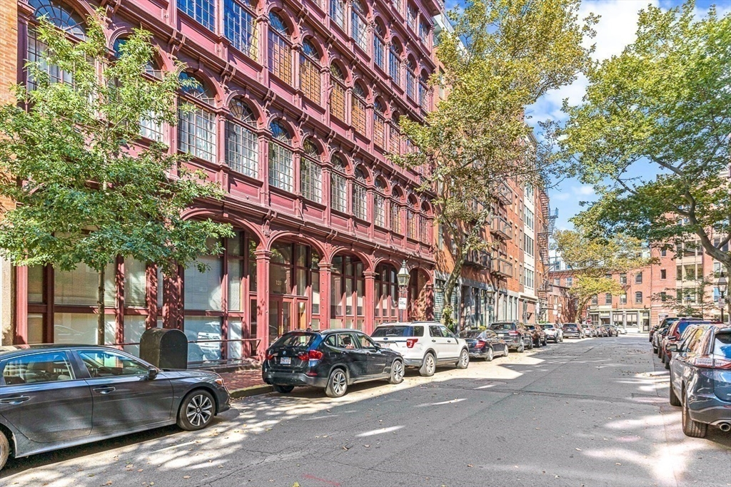 120 Fulton St # 2E