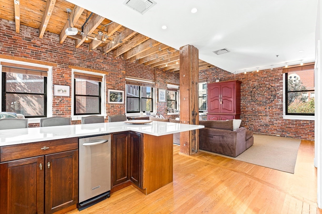 120 Fulton St # 2E