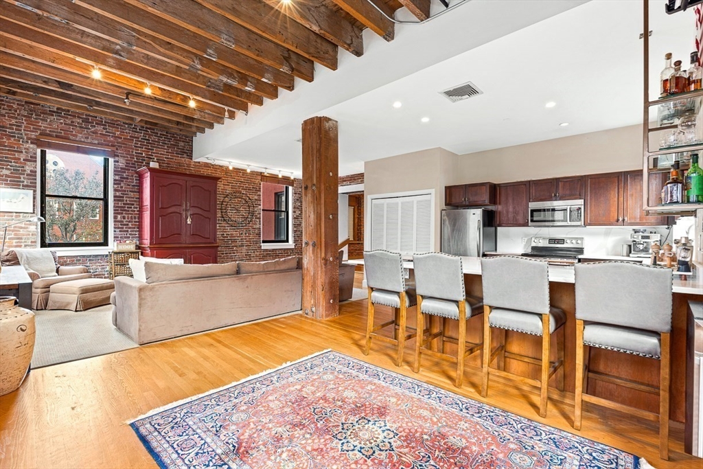 120 Fulton St # 2E