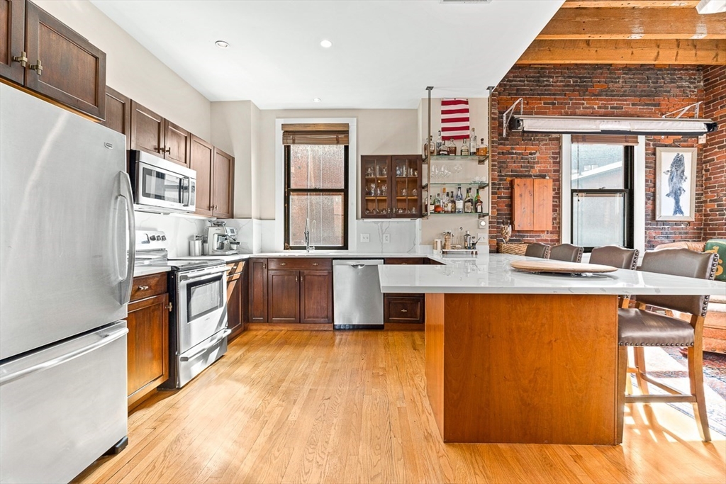 120 Fulton St # 2E