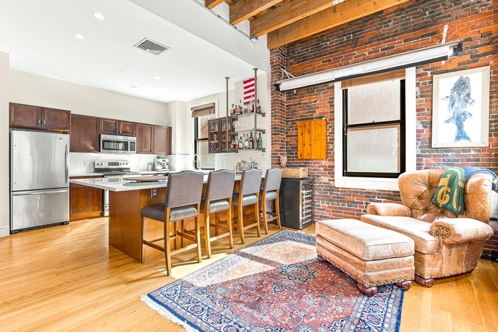 120 Fulton St # 2E