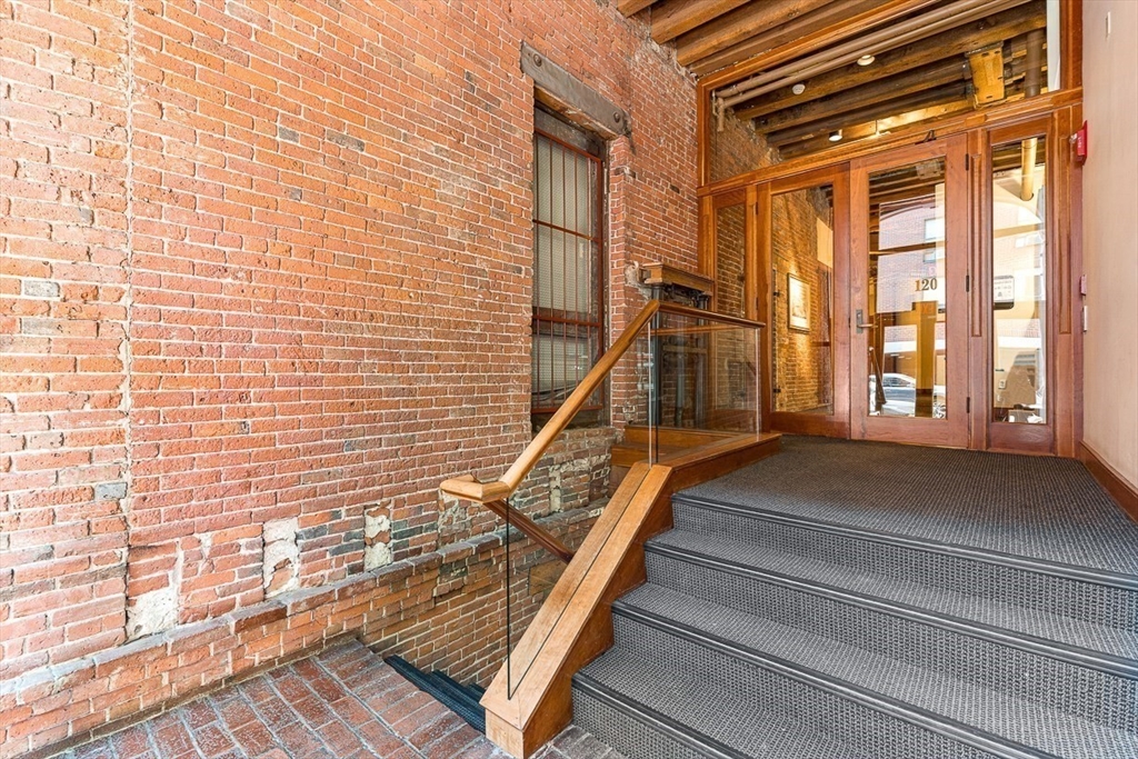 120 Fulton St # 2E