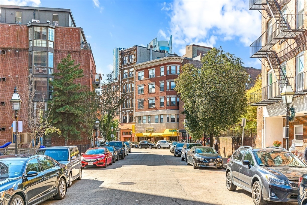 120 Fulton St # 2E