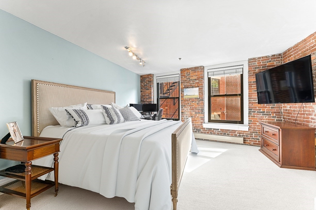 120 Fulton St # 2E