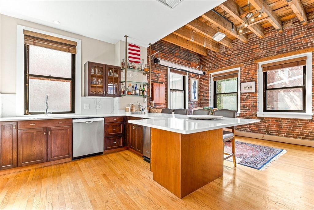 120 Fulton St # 2E