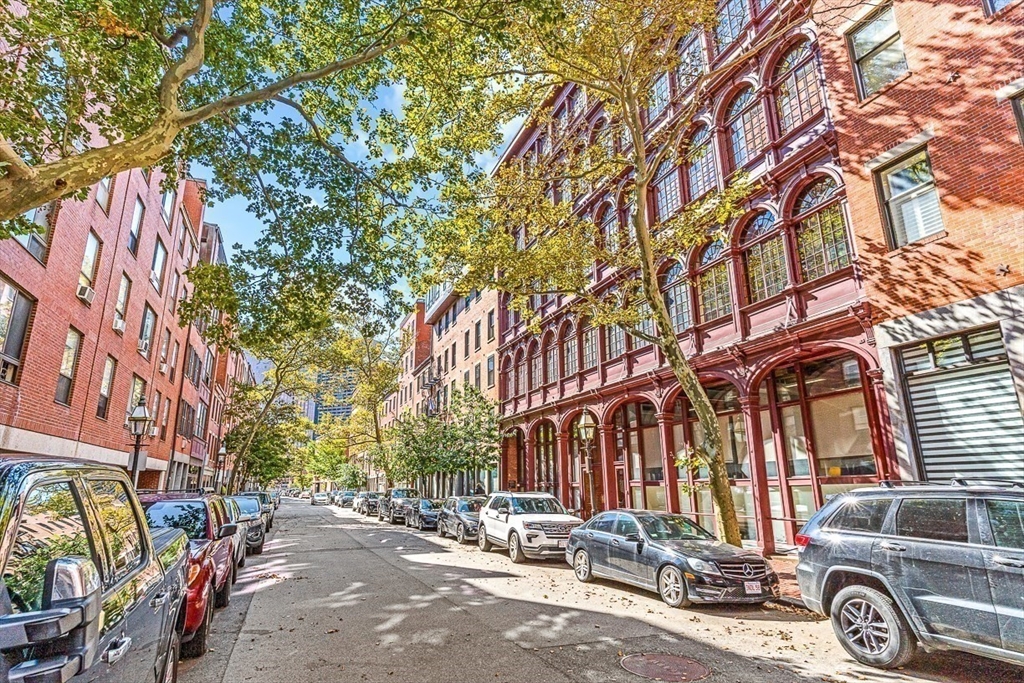 120 Fulton St # 2E