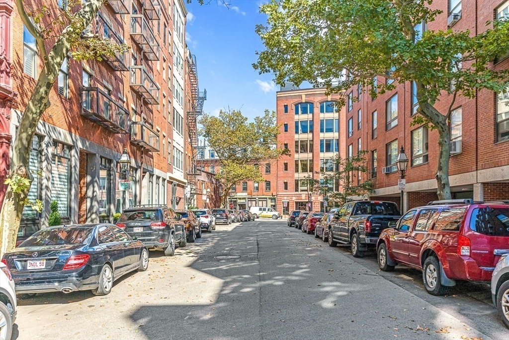 120 Fulton St # 2E