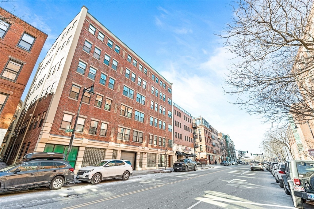 440 Commercial St # 402