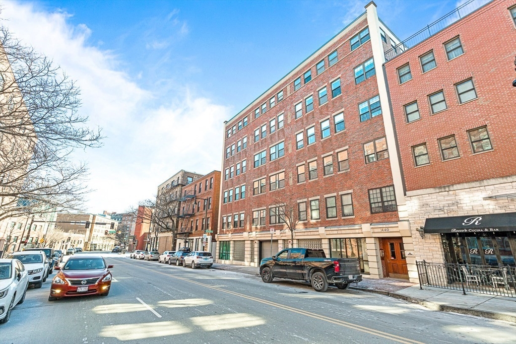 440 Commercial St # 402