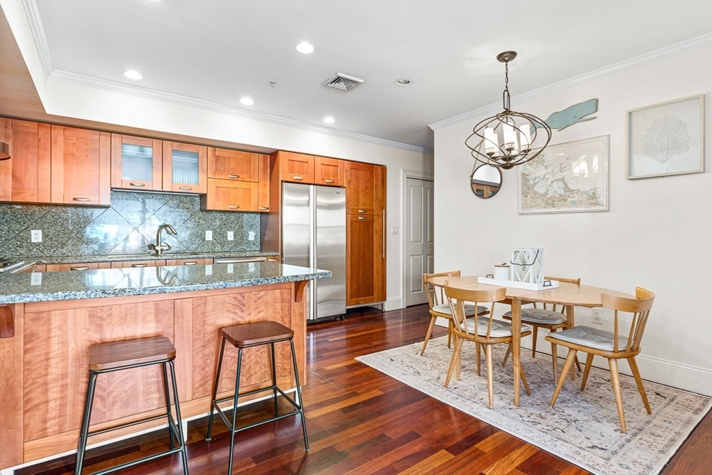 440 Commercial St # 402