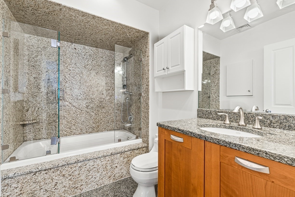 440 Commercial St # 402