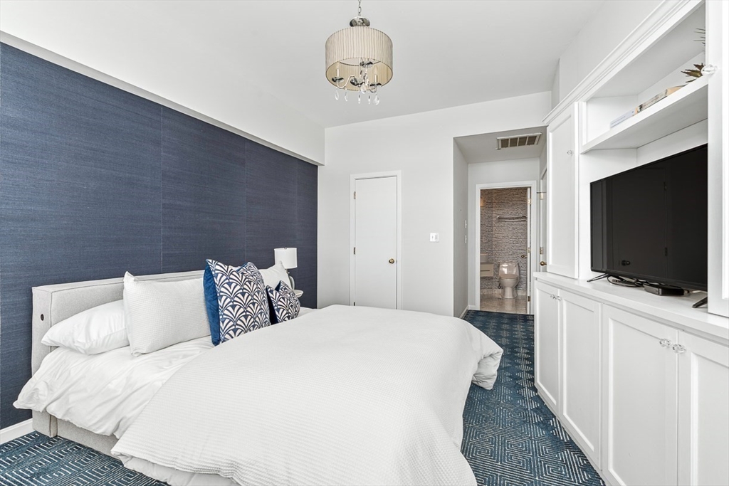 300 Commercial St # 303