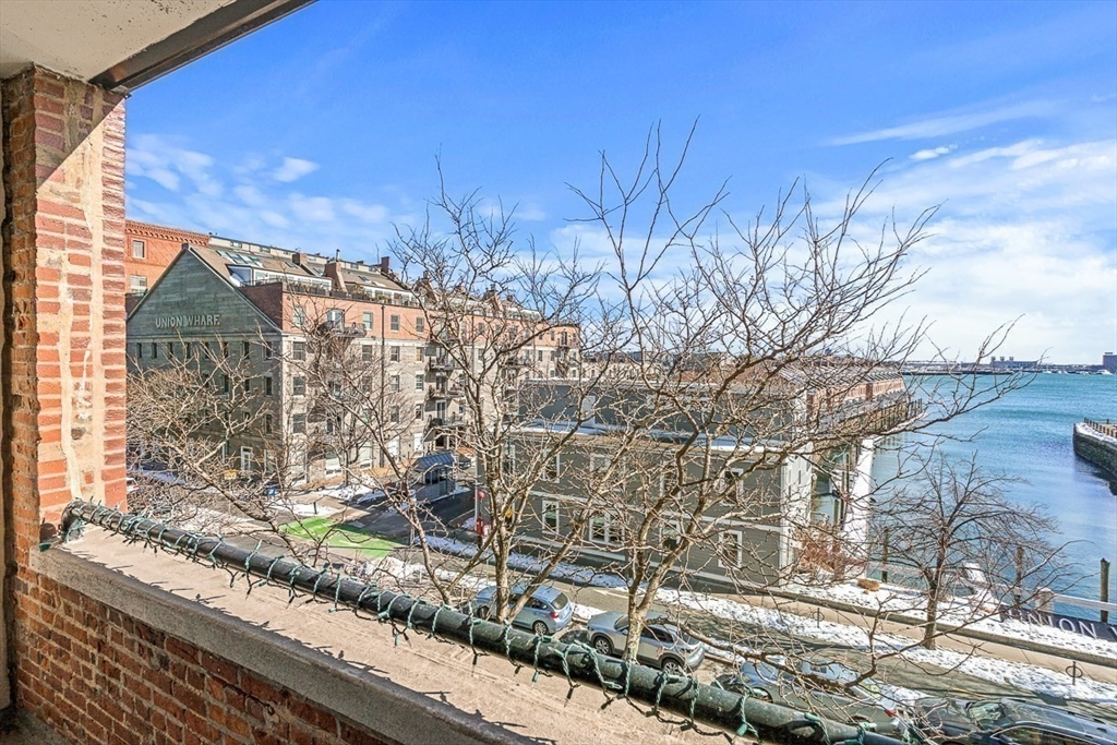 300 Commercial St # 303