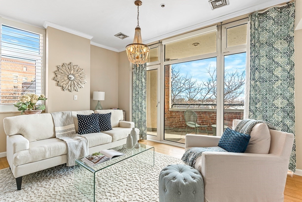 300 Commercial St # 303
