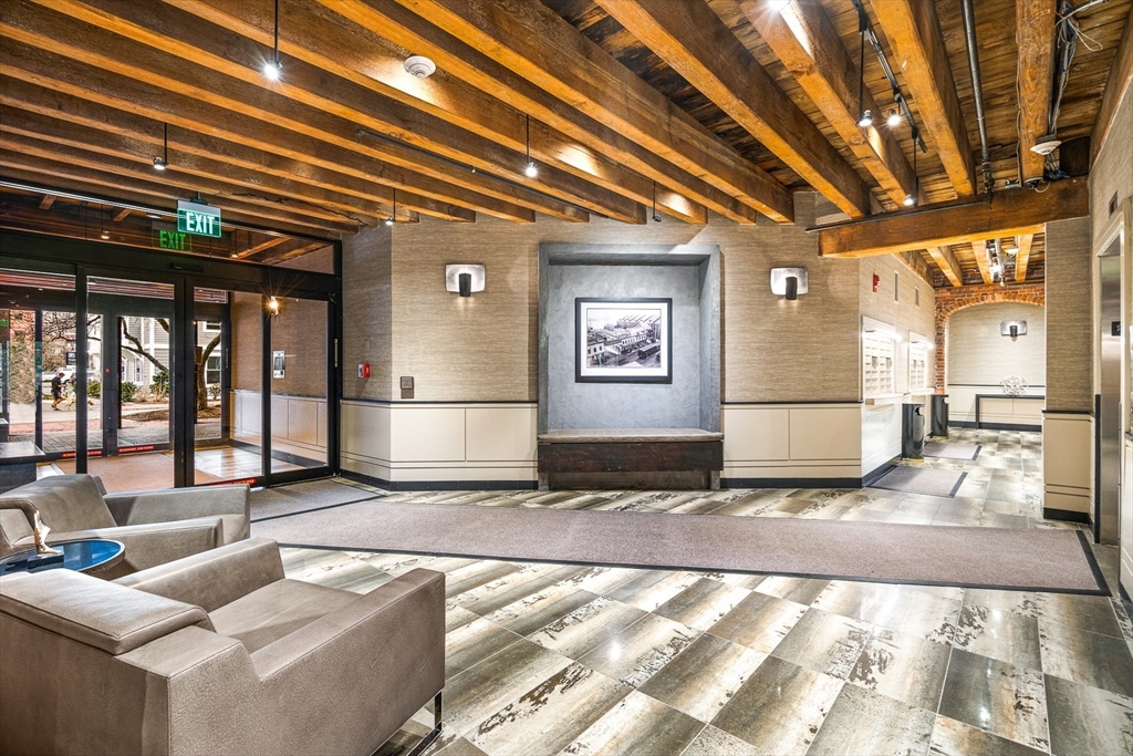 343 Commercial St # 212