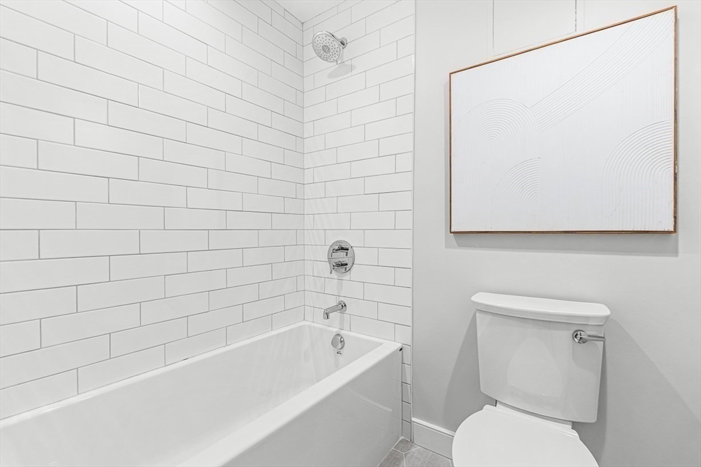 343 Commercial St # 212